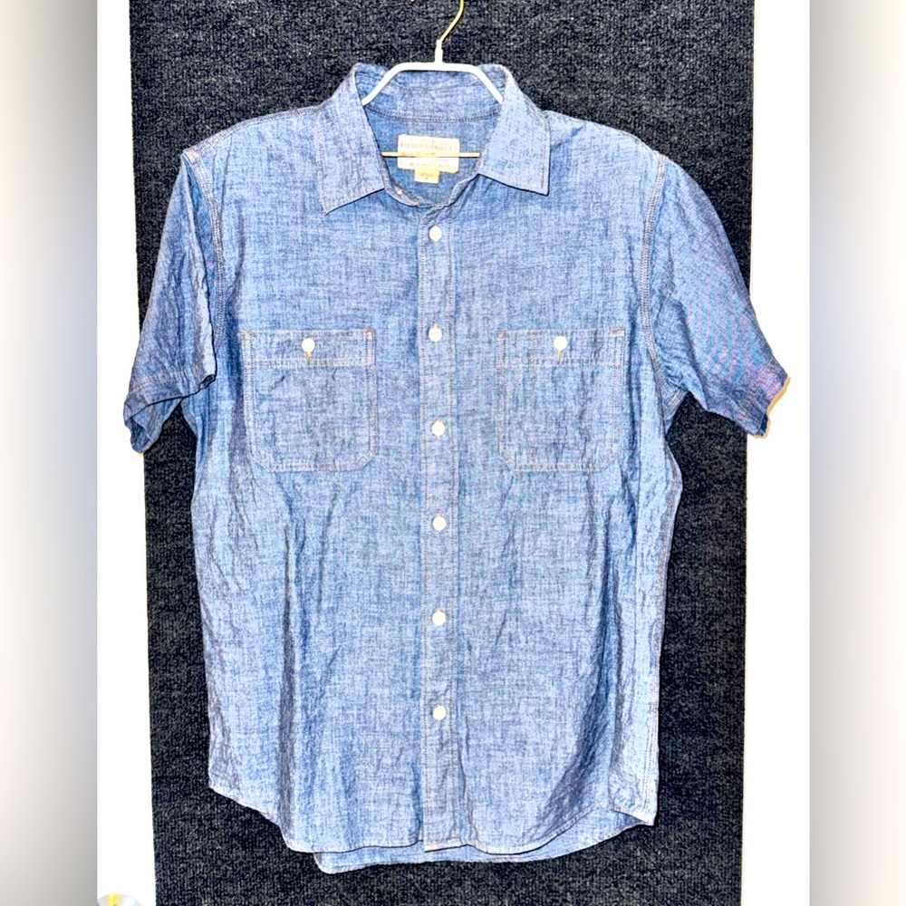 Filson short sleeve chambray button down